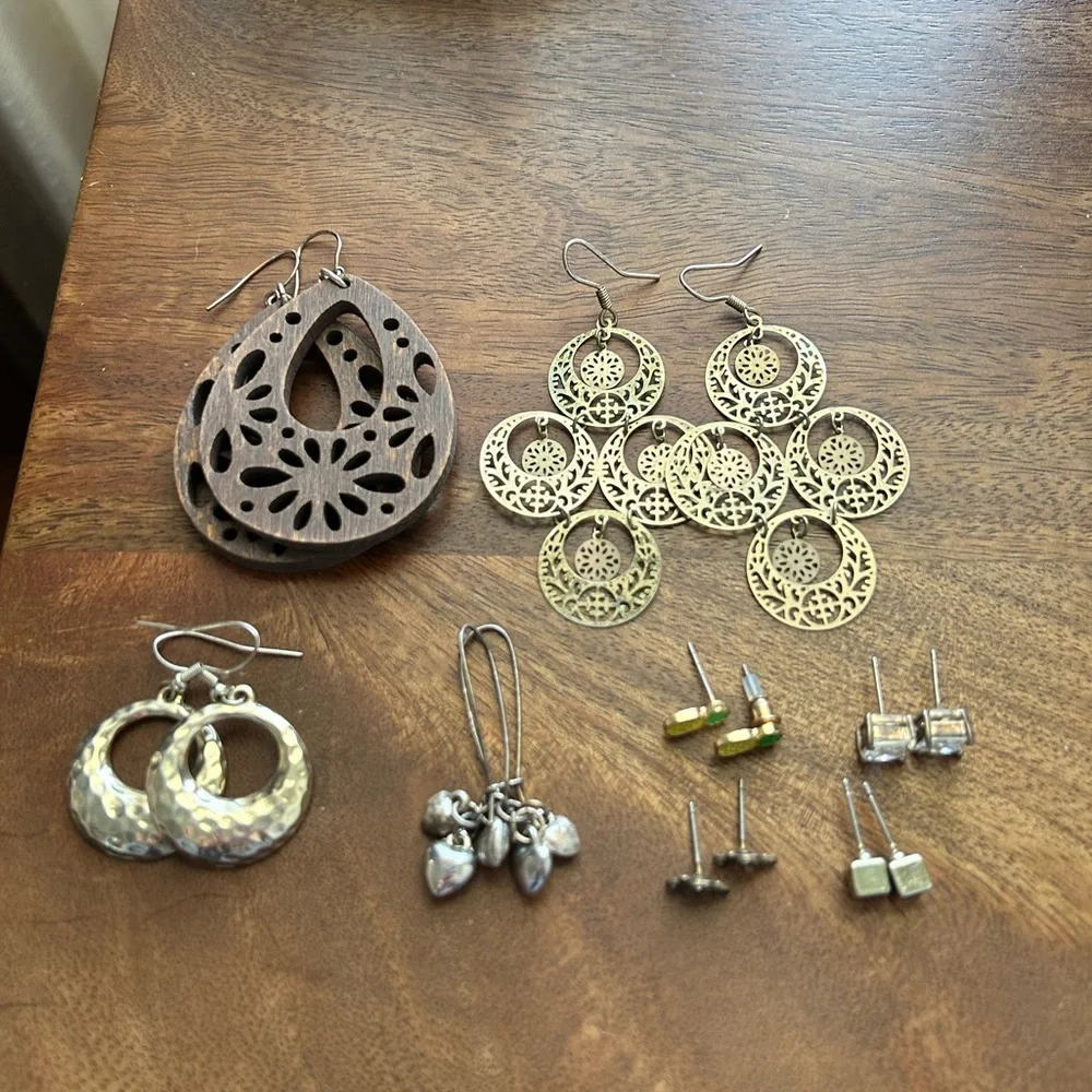 Earring bundle - Picture 2 of 2